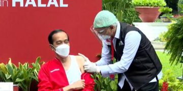 Dokter Kepresidenan Sebut Jokowi Tak Alami Keluhan Usai Divaksinasi Covid-19