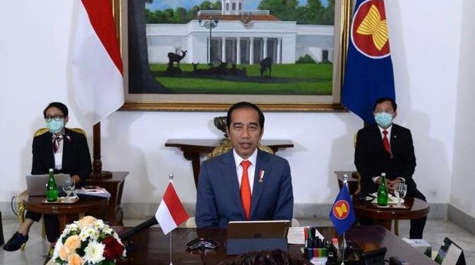 Jokowi Bersiap untuk Beri Akses Vaksin COVID-19 Gratis ke WNI di Luar Negeri