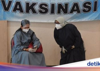 Catat! Jokowi Beri Kompensasi Jika Vaksin Timbulkan Efek Samping