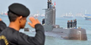 Awak KRI Nanggala Gugur, TNI AL Kibarkan Bendera Setengah Tiang 7 Hari