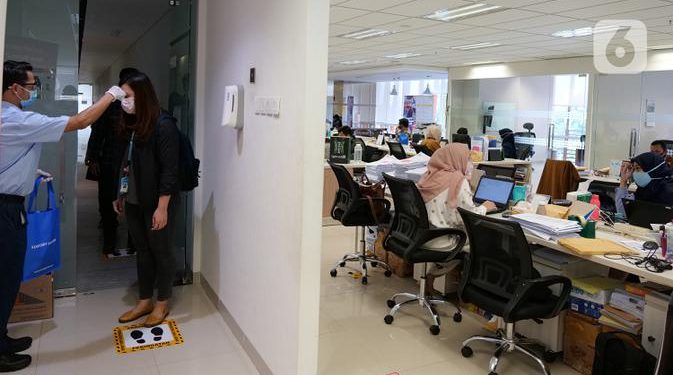 Klaster perkantoran meningkat, ketua DPRD DKI: tak perlu euforia vaksin Covid-19