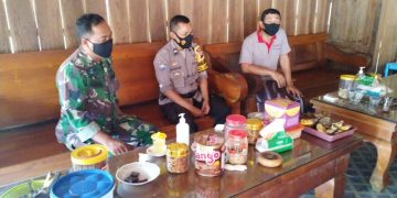 Babinsa Jragung Silaturahmi Dengan Kepala Desa, Bahas Sosialisasi Protkes Kepada Warga Pasca Lebaran