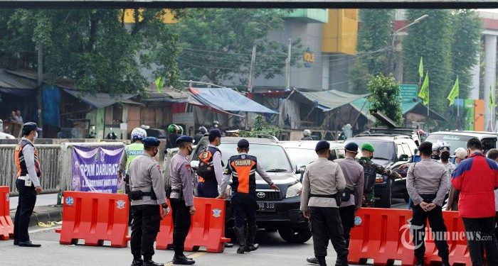 Jelang Idul Adha, Polisi Berlakukan Penyekatan PPKM Darurat di 1.038 Titik Jawa-Lampung