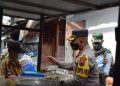 Sosialisaikan PPKM Darurat, TNI-Polri di Demak Datangi Sejumlah PKL dan Berikan Paket Sembako