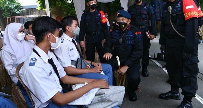 Brimob Polri Target Vaksinasi 38.000 Pelajar di Depok