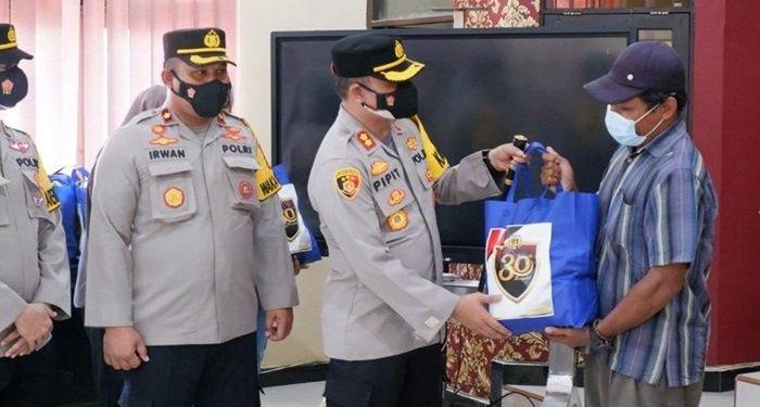 Polres Tapin Gelar Bansos Presisi dan Polri Peduli Gebrak Vaksinasi Covid-19, Ini Sasarannya