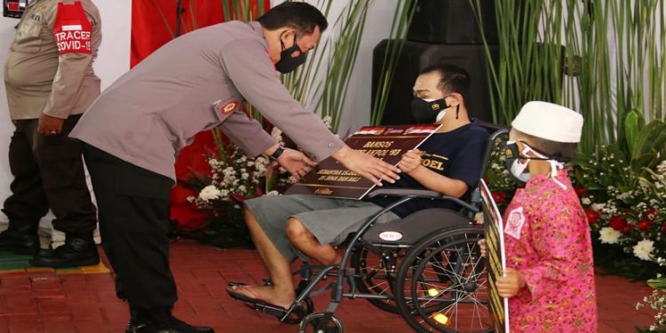 Kapolri Minta Jajaran Gelorakan Ayo Pakai Masker dan Vaksin