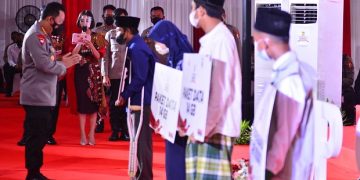 Tinjau Vaksinasi Akpol 97, Kapolri: Pertumbuhan Ekonomi Diiringi Strategi Pengendalian Covid-19