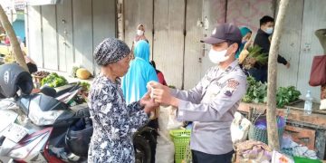 Satbinmas Polres Temanggung Gelar Woro-woro Prokes 5M di Pasar Tradisional