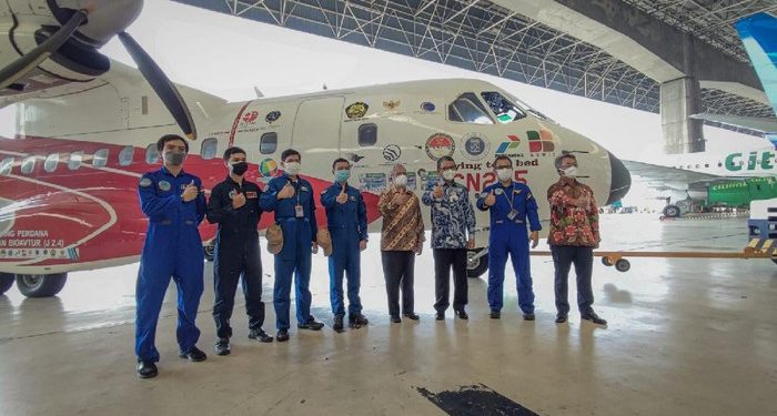 Hebat! RI Ukir Sejarah Terbangkan Pesawat Berbahan Bakar Campuran Minyak Sawit