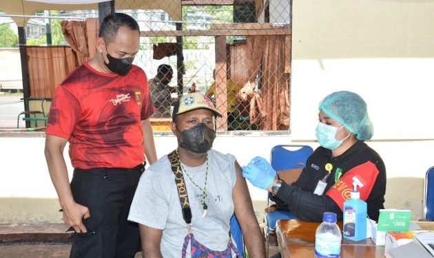 Hut Humas Polri ke 70, Bid Humas Polda Papua Gelar Vaksinasi Presisi