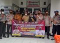 Sukseskan Program, Kapolsek Cikampek Tungguin Langsung Gerai Vaksinasi Presisi Polres Karawang di Desa Karangsinom