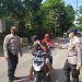 Operasi Yustisi Polsek Tarokan dan Banyakan, Polisi Berikan Teguran Lisan dan Bagikan Masker