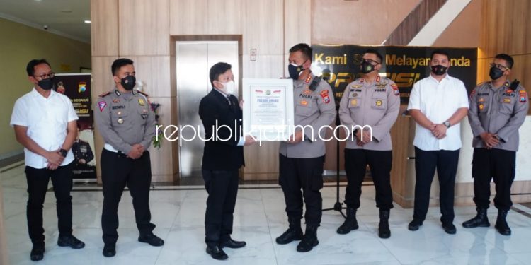 Sukseskan Akselerasi Vaksinasi Covid-19, Polresta Sidoarjo Raih Presisi Award 2021 dari Lemkapi