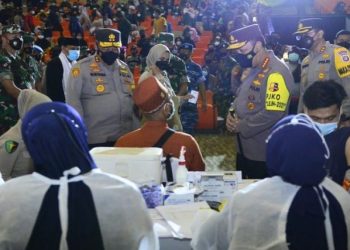 Tinjau Bakti Negeri Akabri 2001, Kapolri Tekankan Vaksinasi dan Waspadai Pintu Masuk Negara