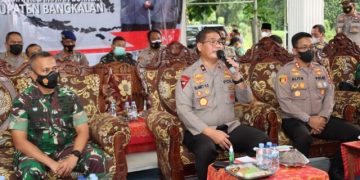 Tinjau Vaksin Serentak di Bangkalan, Wakapolda Jatim Beri Motivasi Warga dan Santri Sukseskan Vaksinasi