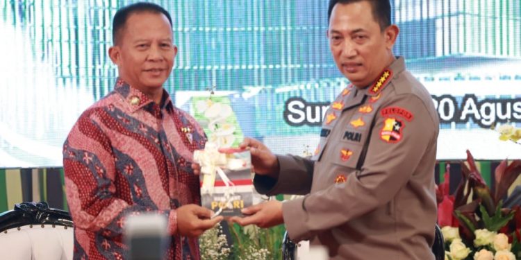 Komjen. Pol. (Purn.) Drs. Arif Wachyunadi 1