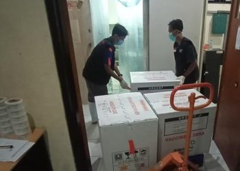 Puluhan Ribu Dosis Vaksin COVID-19 Sinovac Tiba di Jawa Tengah dan Kota Palembang