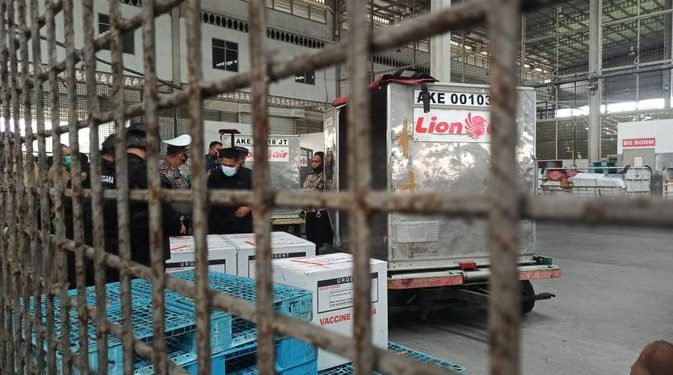 Vaksin Covid-19 untuk Sumut Tiba di Bandara Kualanamu Pagi Tadi, Dikawal Ketat Polisi