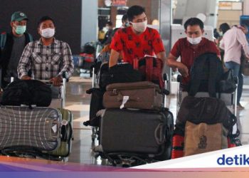 Kemenkes Tegaskan Vaksinasi Corona Belum Jadi Syarat Bepergian