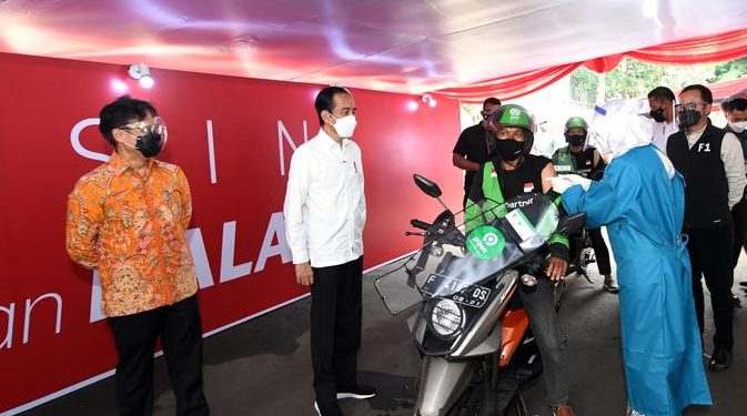 Program Vaksin Covid-19 untuk Ojol Dinilai Bisa Percepat Target Vaksinasi Nasional