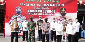 Kapolri dan Panglima tinjau vaksinasi di Grobogan