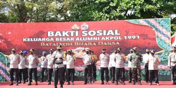 Alumni Akpol 91 Bagi Sembako ke Masyarakat