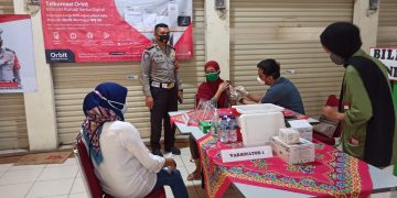 Dukung Serbuan Vaksinasi TNI-Polri, Mahasiswa FK UPNV Jakarta Jadi Vaksinator di Gerai Vaksin Merdeka Satpas SIM Cinere