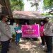 Kapolsek Baamang Bagikan Bansos Kepada Warga Yang Terdampak COVID-19