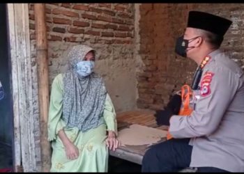 Tim Jumat Barokah Ditpamobvit Polda Banten Bagikan Puluhan Paket Sembako