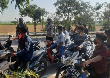 Di Masa PPKM Polsek Pangkur Melaksanakan Operasi Yustisi Penegakan Hukum Protokol Kesehatan Di Jalan Raya Kecamatan Pangkur