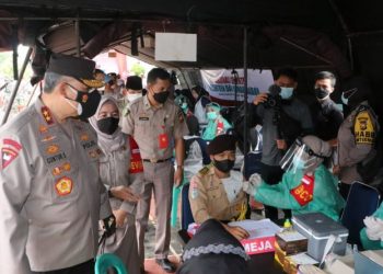 Kapolda Bengkulu Tinjau Vaksinasi di Ponpes Pancasila