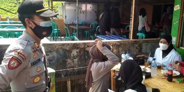 Polisi di Puncak: Ayo Makannya 30 Menit Saja, Lalu Bubar