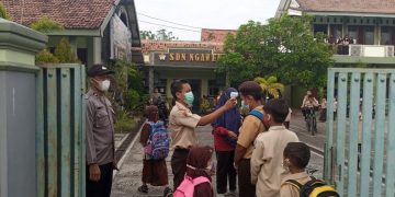 Polsek Wedung Monitoring Protokol Kesehatan di SD Negeri 1 Ngawen