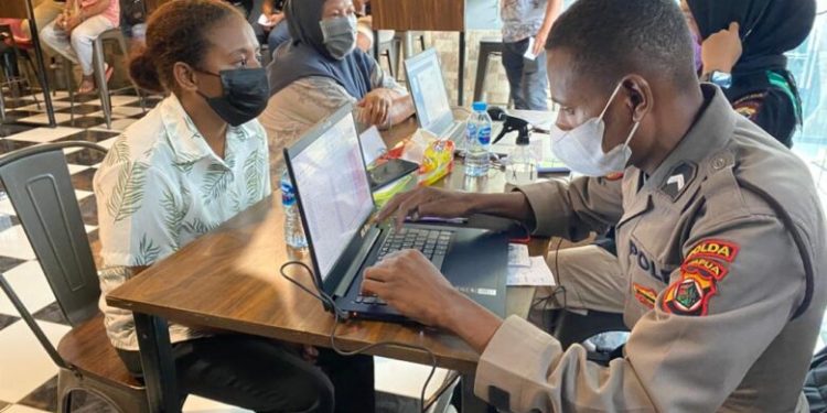 Warga Jayapura Sangat Antusias Ikuti Vaksin Presisi Polda Papua