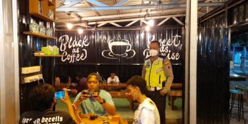 Kapolsek Weleri Lakukan Kegiatan Pemantauan dan Penindakan PPKM Level 2