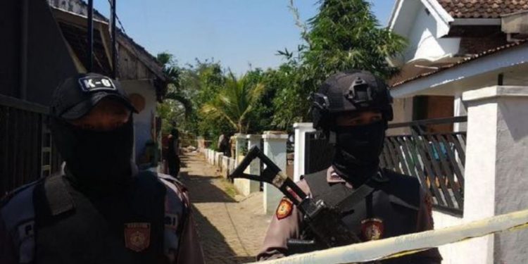 Densus 88 Tangkap Tiga Terduga Teroris JI di Jatim