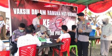 Jelang Hari Korps Brimob Polri ke 76, Brimobda Malut Gelar Vaksinasi Gratis dan Baksos